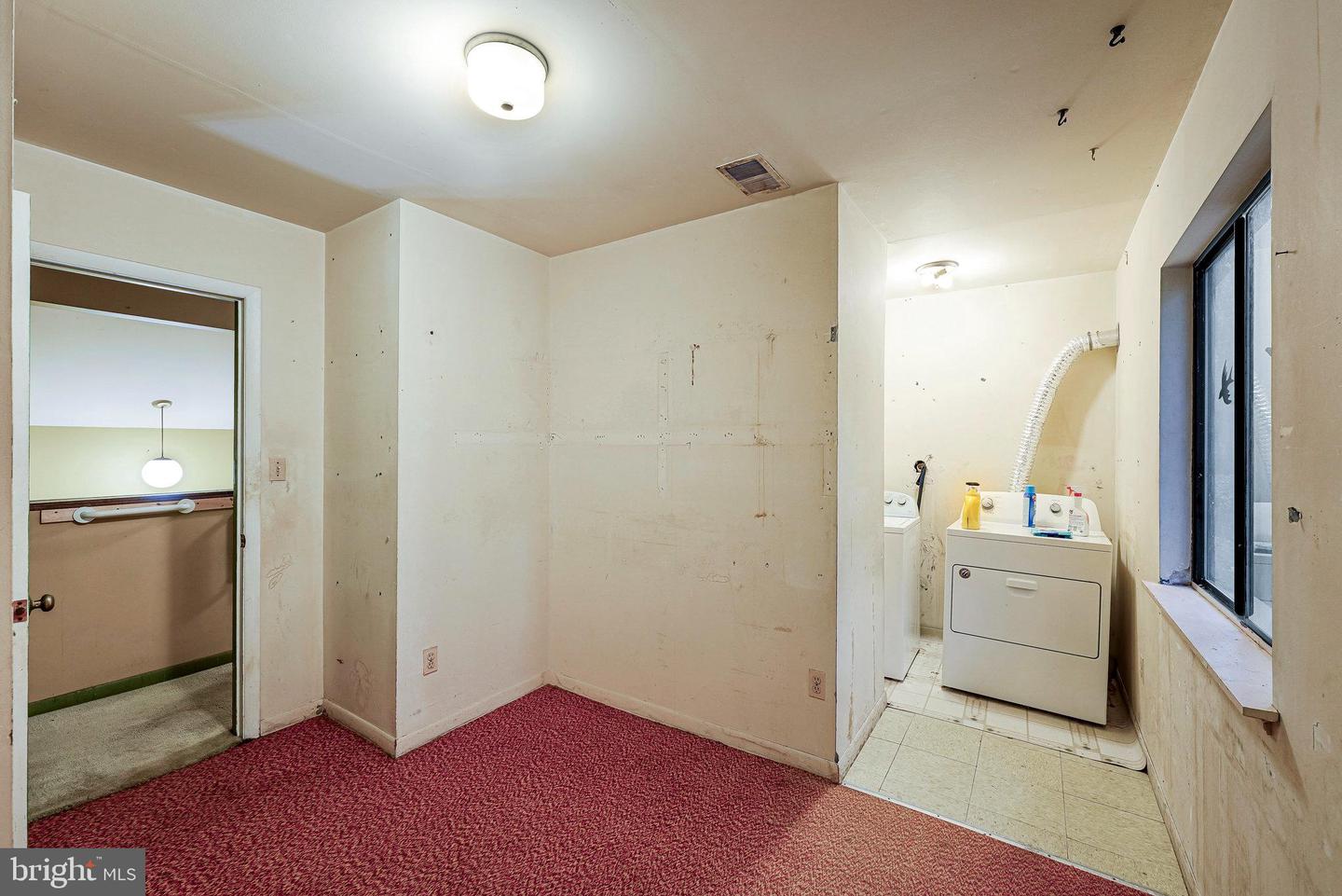 10400 HAMPTON RD, FAIRFAX STATION, Virginia 22039, 6 Bedrooms Bedrooms, ,3 BathroomsBathrooms,Residential,For sale,10400 HAMPTON RD,VAFX2249798 MLS # VAFX2249798