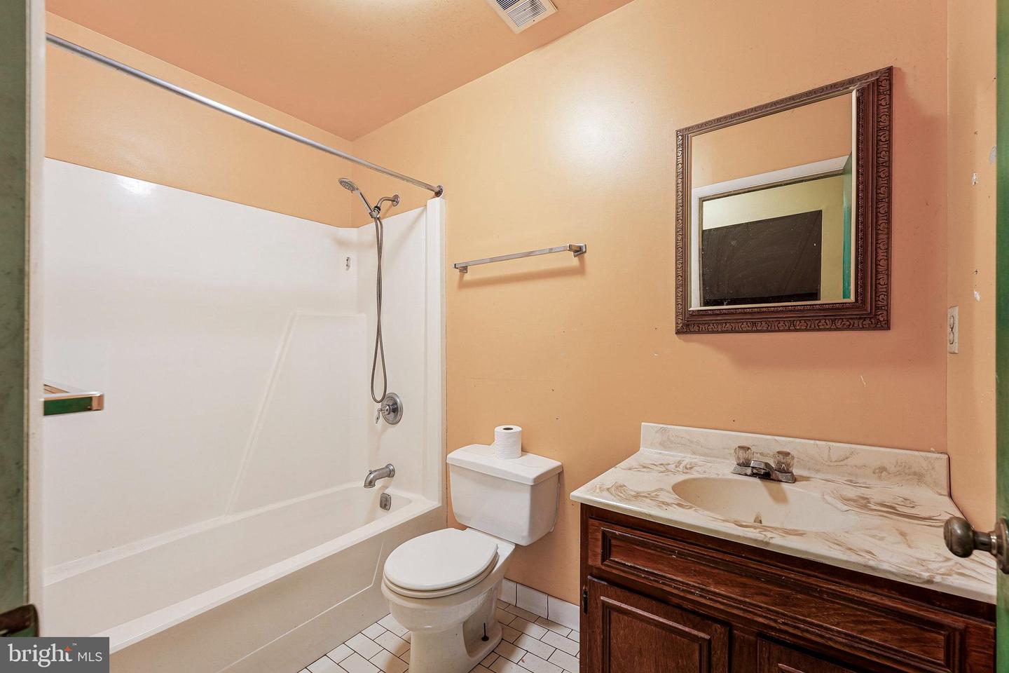 10400 HAMPTON RD, FAIRFAX STATION, Virginia 22039, 6 Bedrooms Bedrooms, ,3 BathroomsBathrooms,Residential,For sale,10400 HAMPTON RD,VAFX2249798 MLS # VAFX2249798