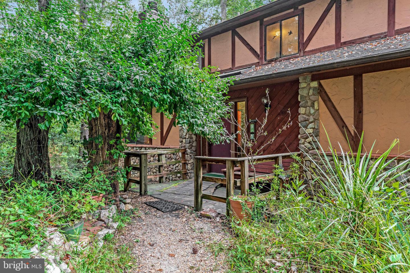 10400 HAMPTON RD, FAIRFAX STATION, Virginia 22039, 6 Bedrooms Bedrooms, ,3 BathroomsBathrooms,Residential,For sale,10400 HAMPTON RD,VAFX2249798 MLS # VAFX2249798
