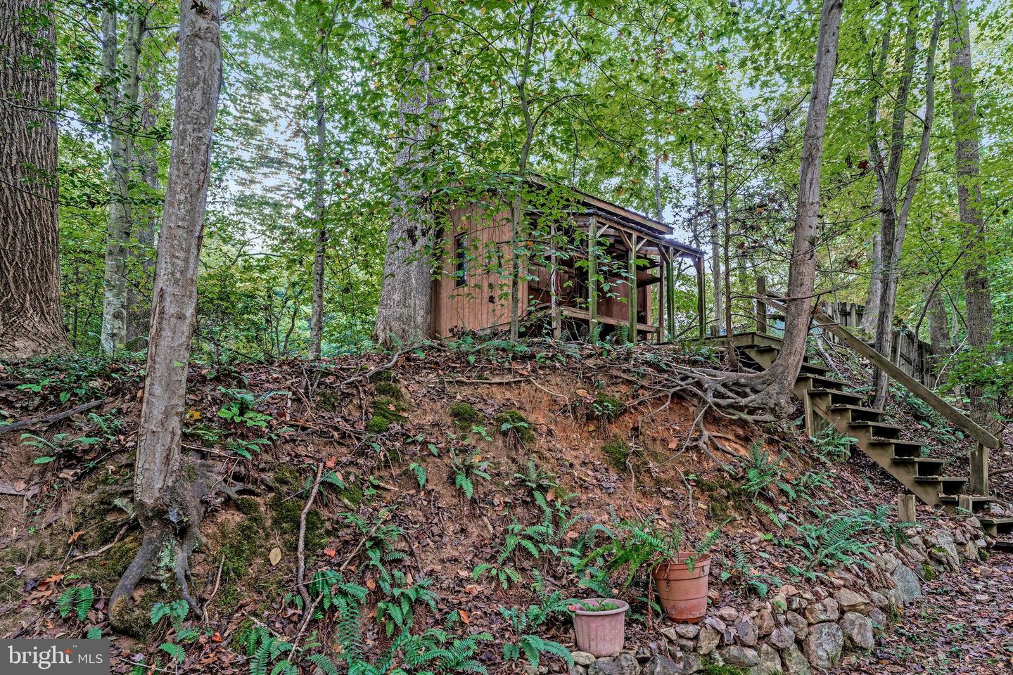10400 HAMPTON RD, FAIRFAX STATION, Virginia 22039, 6 Bedrooms Bedrooms, ,3 BathroomsBathrooms,Residential,For sale,10400 HAMPTON RD,VAFX2249798 MLS # VAFX2249798