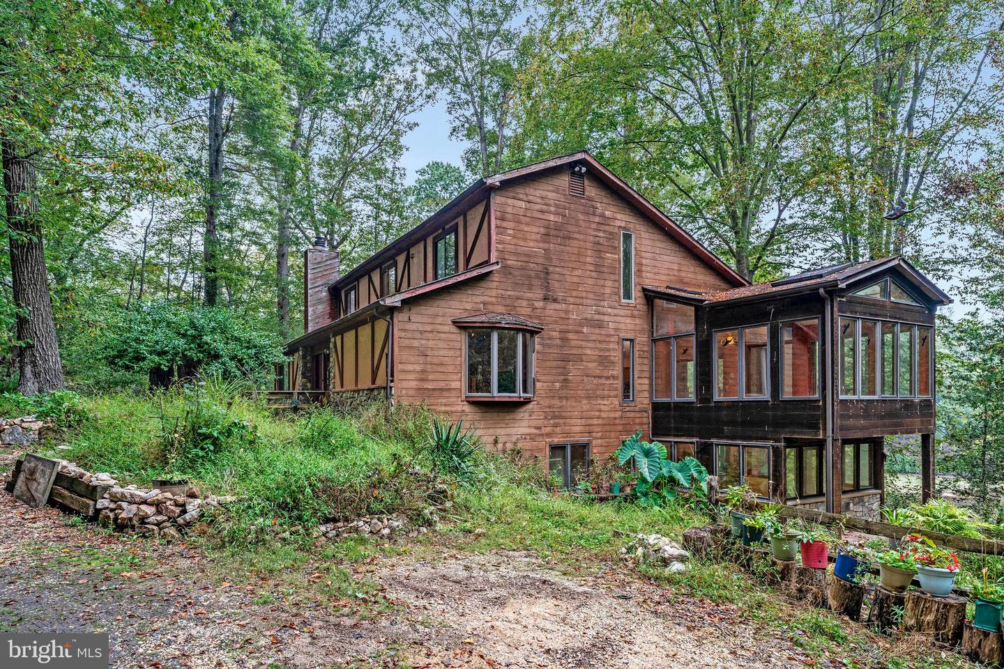 10400 HAMPTON RD, FAIRFAX STATION, Virginia 22039, 6 Bedrooms Bedrooms, ,3 BathroomsBathrooms,Residential,For sale,10400 HAMPTON RD,VAFX2249798 MLS # VAFX2249798