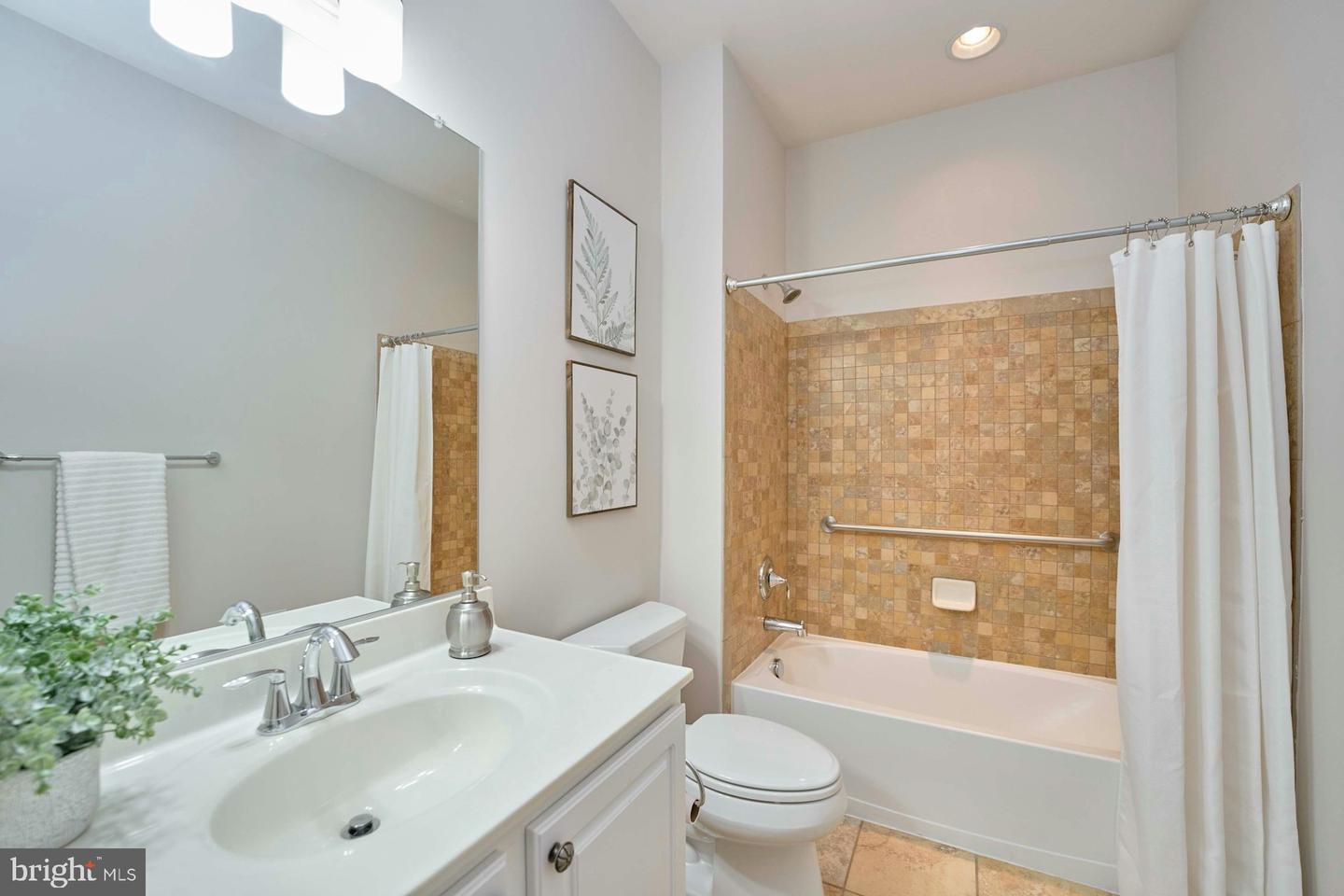 6816 TRED AVON PL, GAINESVILLE, Virginia 20155, 3 Bedrooms Bedrooms, ,3 BathroomsBathrooms,Residential,For sale,6816 TRED AVON PL,VAPW2099616 MLS # VAPW2099616