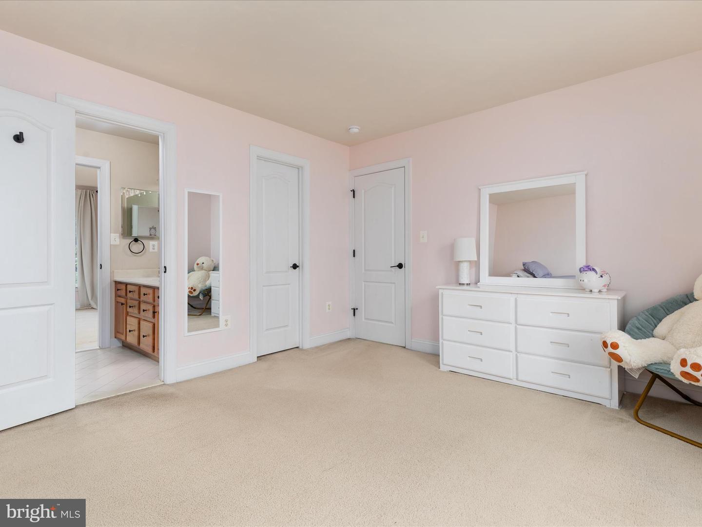 6904 EMMA CT, WARRENTON, Virginia 20187, 5 Bedrooms Bedrooms, ,4 BathroomsBathrooms,Residential,For sale,6904 EMMA CT,VAFQ2017864 MLS # VAFQ2017864