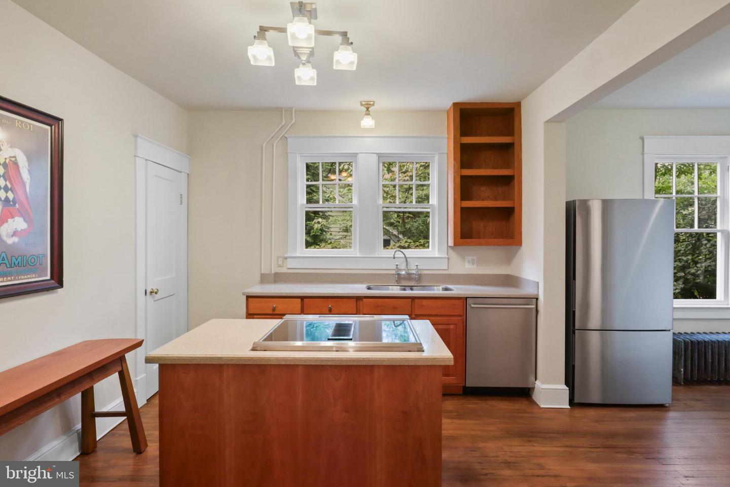 2308 N LEXINGTON ST, ARLINGTON, Virginia 22205, 3 Bedrooms Bedrooms, 5 Rooms Rooms,1 BathroomBathrooms,Residential,For sale,2308 N LEXINGTON ST,VAAR2062086 MLS # VAAR2062086