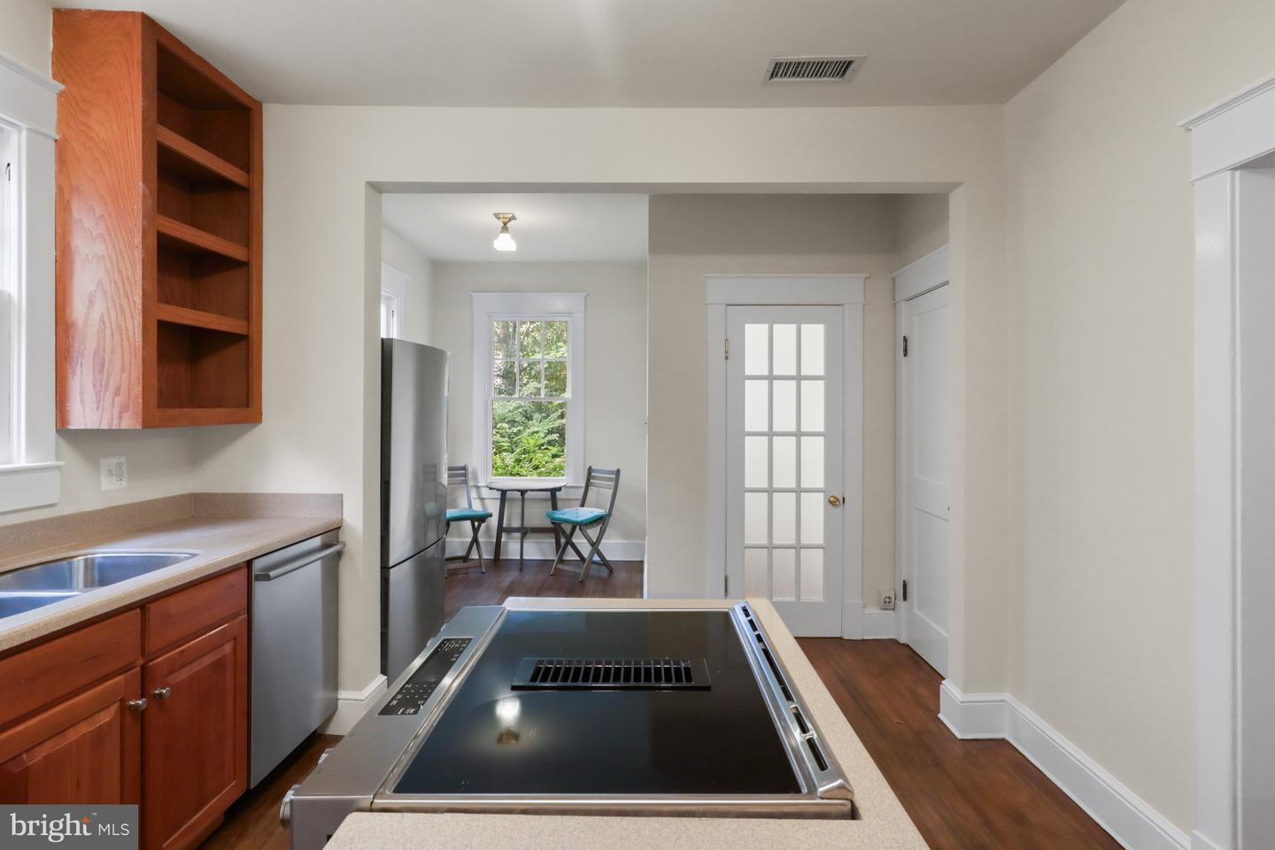 2308 N LEXINGTON ST, ARLINGTON, Virginia 22205, 3 Bedrooms Bedrooms, 5 Rooms Rooms,1 BathroomBathrooms,Residential,For sale,2308 N LEXINGTON ST,VAAR2062086 MLS # VAAR2062086