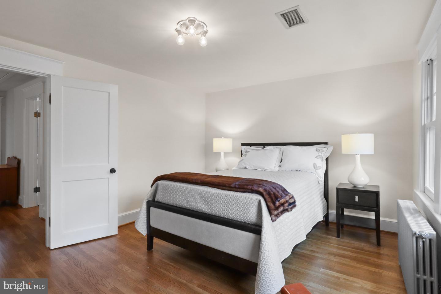 2308 N LEXINGTON ST, ARLINGTON, Virginia 22205, 3 Bedrooms Bedrooms, 5 Rooms Rooms,1 BathroomBathrooms,Residential,For sale,2308 N LEXINGTON ST,VAAR2062086 MLS # VAAR2062086