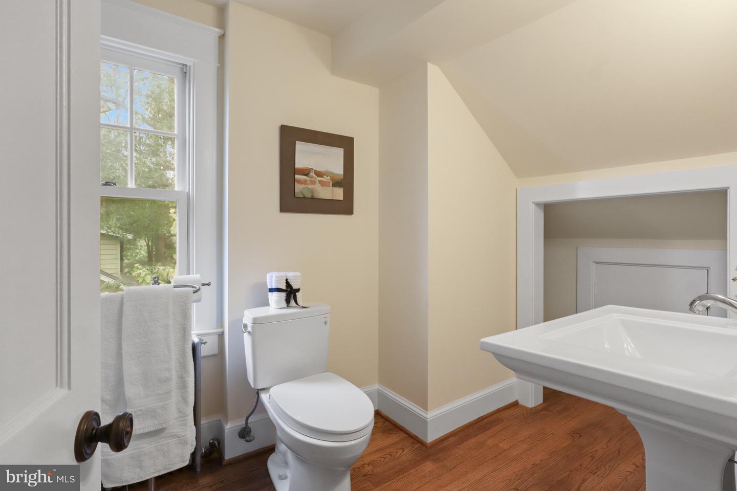 2308 N LEXINGTON ST, ARLINGTON, Virginia 22205, 3 Bedrooms Bedrooms, 5 Rooms Rooms,1 BathroomBathrooms,Residential,For sale,2308 N LEXINGTON ST,VAAR2062086 MLS # VAAR2062086