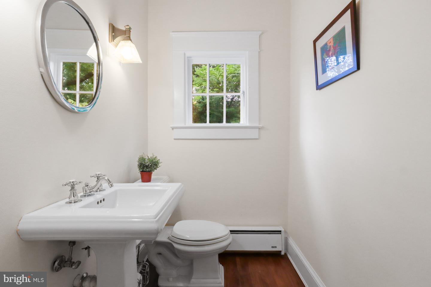 2308 N LEXINGTON ST, ARLINGTON, Virginia 22205, 3 Bedrooms Bedrooms, 5 Rooms Rooms,1 BathroomBathrooms,Residential,For sale,2308 N LEXINGTON ST,VAAR2062086 MLS # VAAR2062086