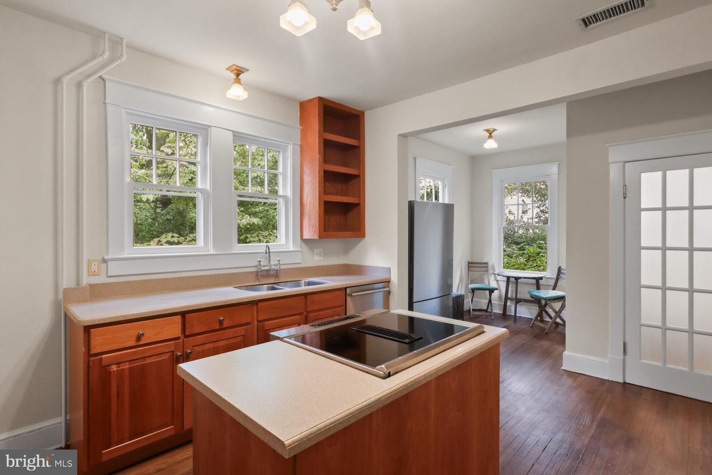 2308 N LEXINGTON ST, ARLINGTON, Virginia 22205, 3 Bedrooms Bedrooms, 5 Rooms Rooms,1 BathroomBathrooms,Residential,For sale,2308 N LEXINGTON ST,VAAR2062086 MLS # VAAR2062086