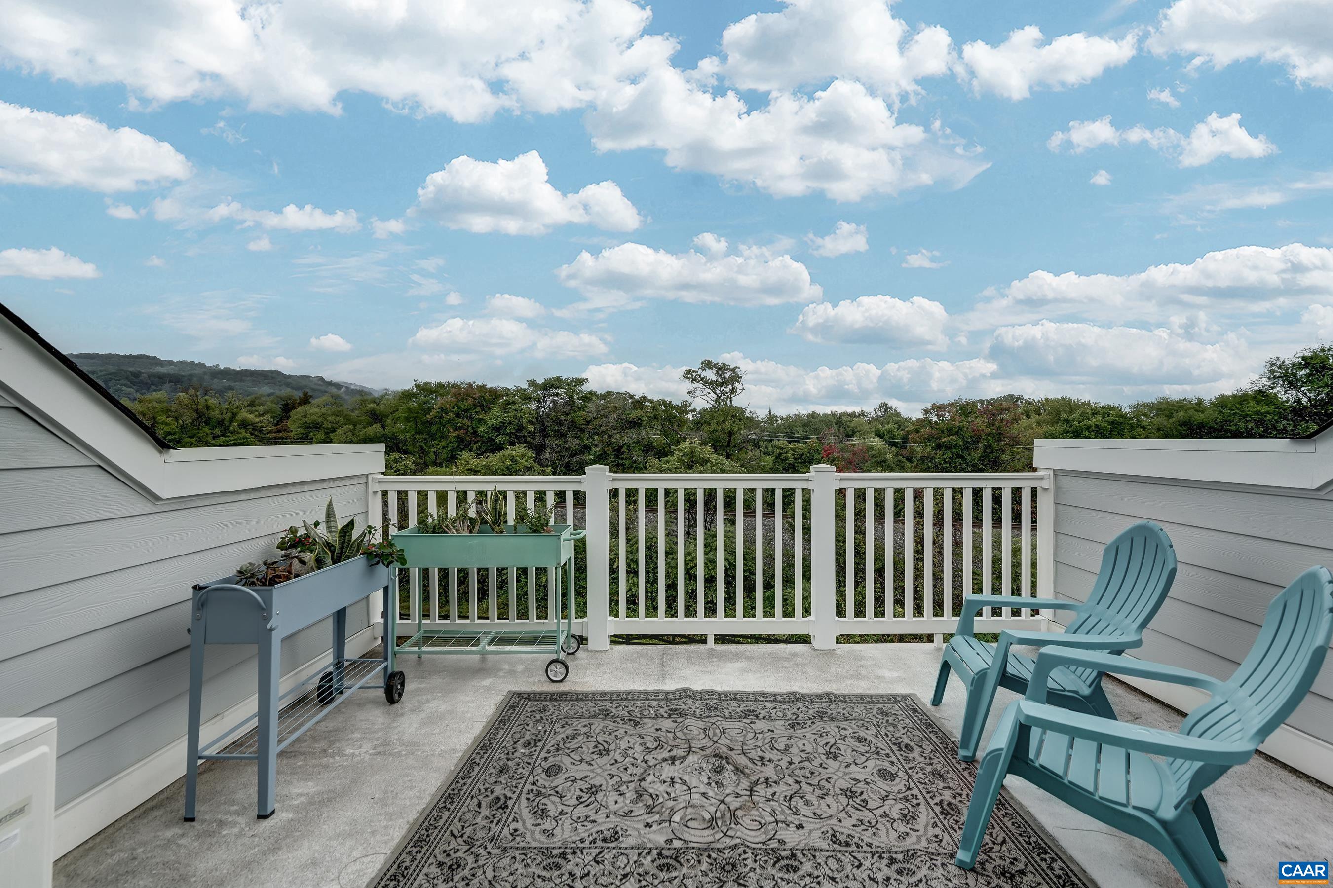 Rooftop Terrace with mountain views!