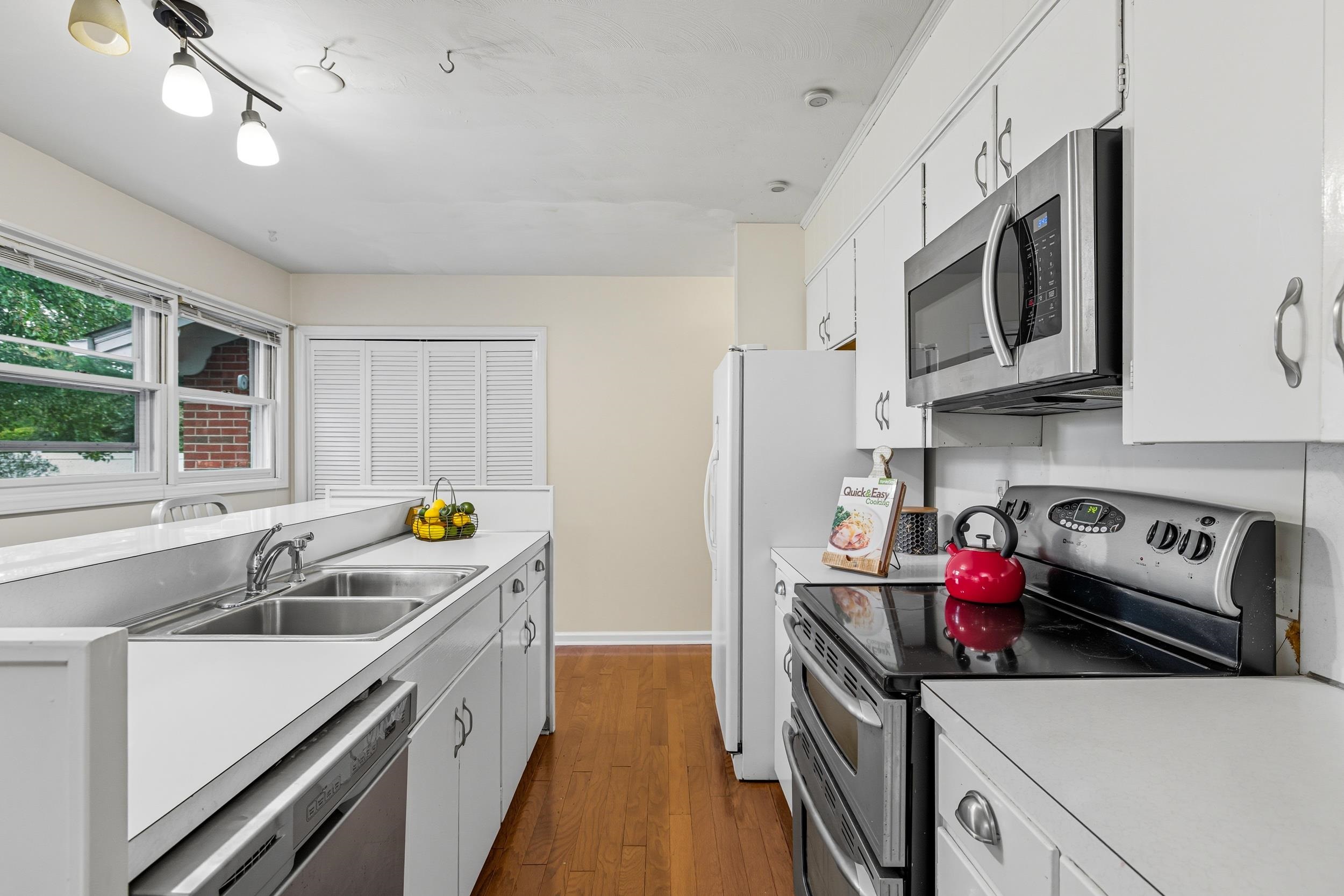 66 HOPE ST, HARRISONBURG, Virginia 22801, 3 Bedrooms Bedrooms, ,2 BathroomsBathrooms,Residential,66 HOPE ST,669618 MLS # 669618