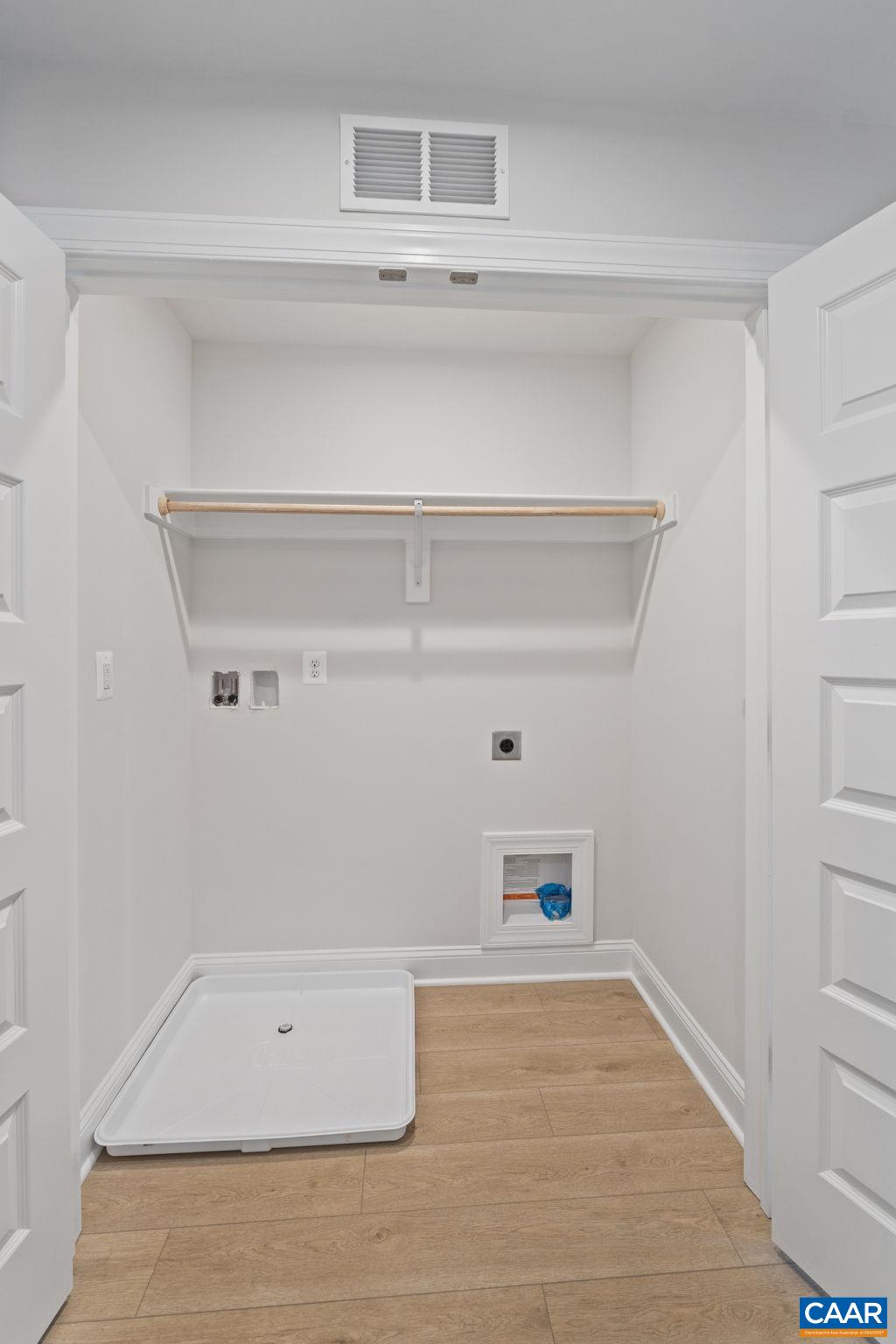 752 PARK RIDGE DR, CROZET, Virginia 22932, 4 Bedrooms Bedrooms, ,3 BathroomsBathrooms,Residential,The Poplar II - Interior Unit - Elevation H,752 PARK RIDGE DR,669622 MLS # 669622