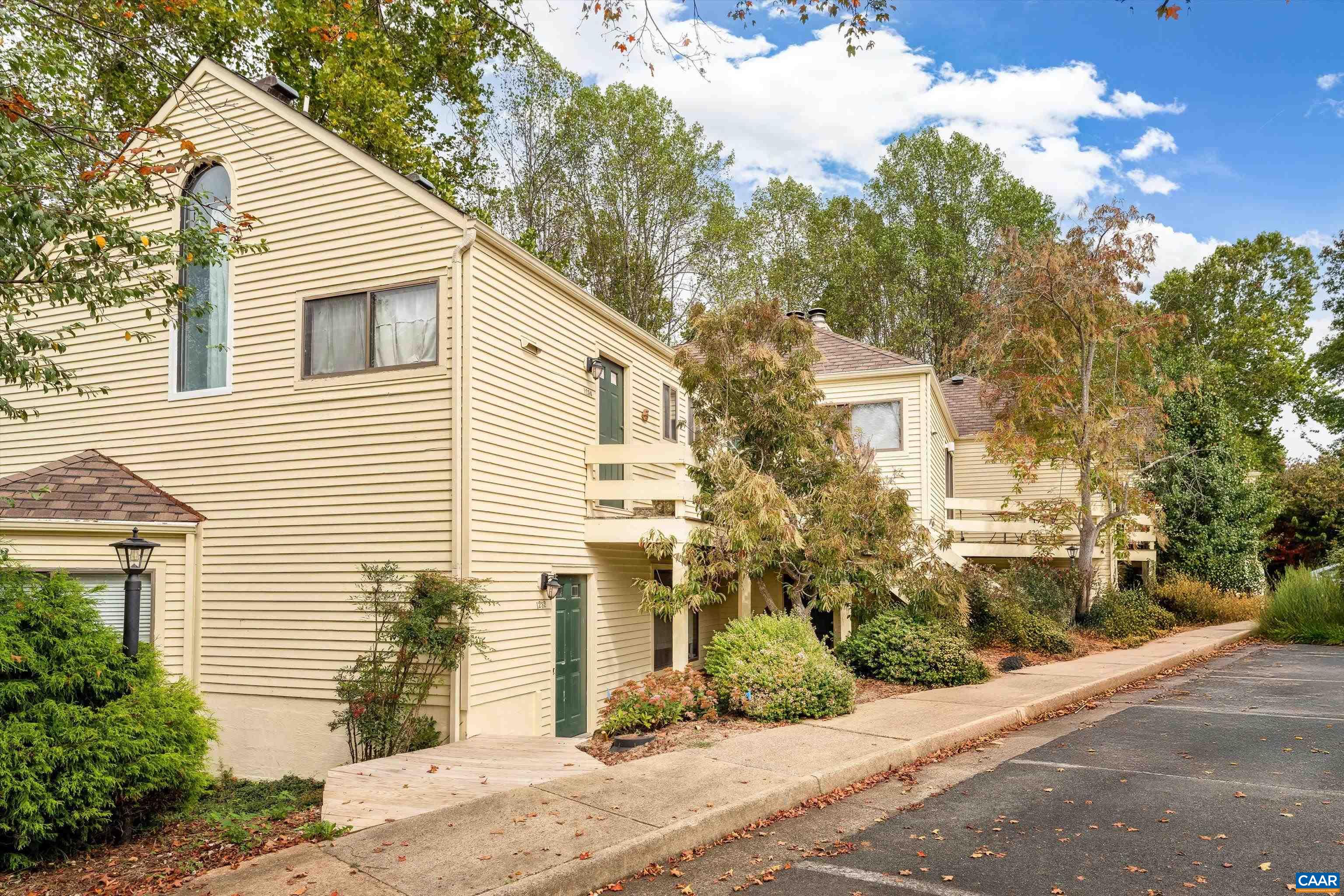 1236 CHATHAM RDG, CHARLOTTESVILLE, Virginia 22901, 2 Bedrooms Bedrooms, ,1 BathroomBathrooms,Residential,1236 CHATHAM RDG,669627 MLS # 669627