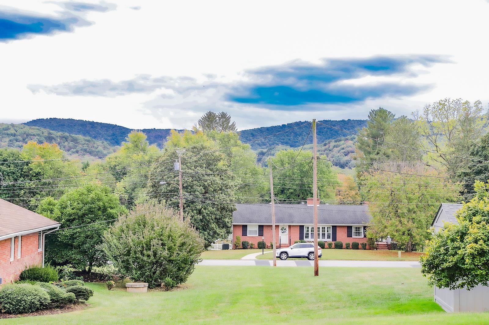1525 TUCKAHOE RD, WAYNESBORO, Virginia 22980, 2 Bedrooms Bedrooms, ,2 BathroomsBathrooms,Residential,1525 TUCKAHOE RD,669629 MLS # 669629