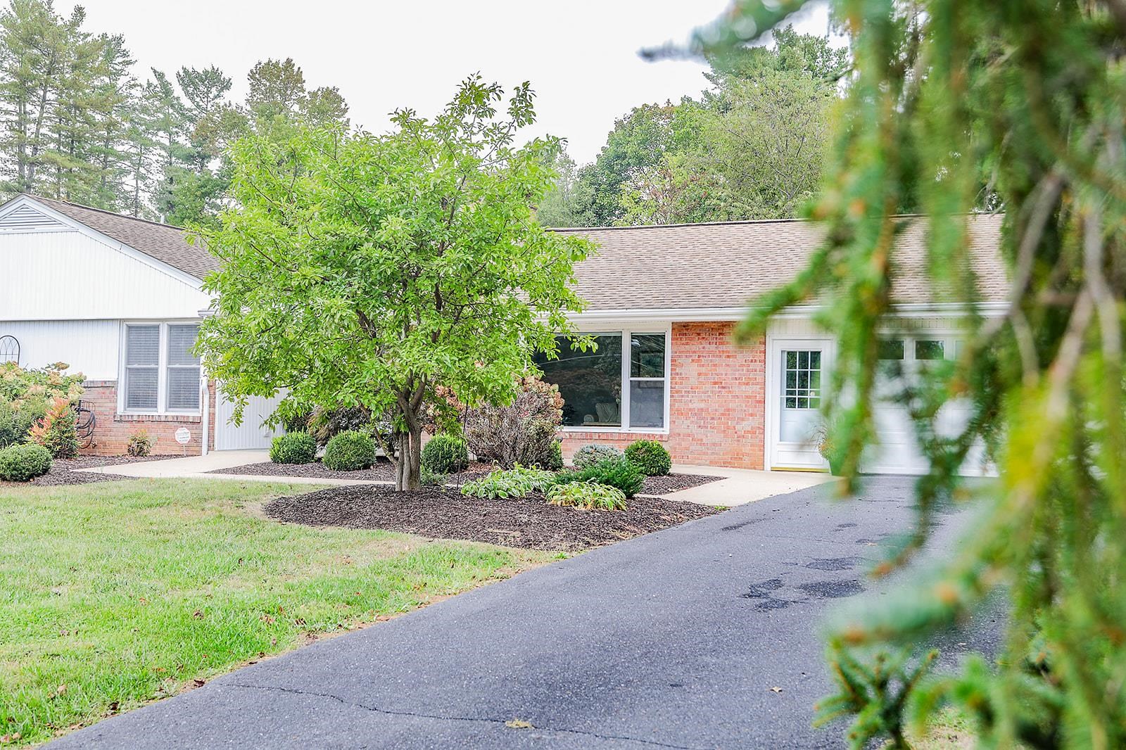 1525 TUCKAHOE RD, WAYNESBORO, Virginia 22980, 2 Bedrooms Bedrooms, ,2 BathroomsBathrooms,Residential,1525 TUCKAHOE RD,669629 MLS # 669629