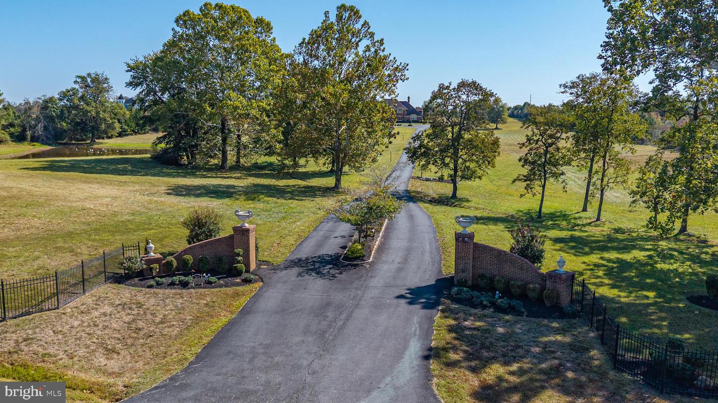 2821 INGRAM DR, HAYMARKET, Virginia 20169, 4 Bedrooms Bedrooms, ,6 BathroomsBathrooms,Residential,For sale,2821 INGRAM DR,VAPW2101748 MLS # VAPW2101748
