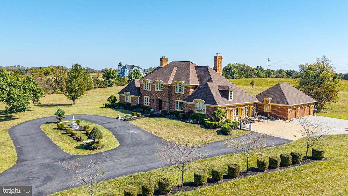 2821 INGRAM DR, HAYMARKET, Virginia 20169, 4 Bedrooms Bedrooms, ,6 BathroomsBathrooms,Residential,For sale,2821 INGRAM DR,VAPW2101748 MLS # VAPW2101748