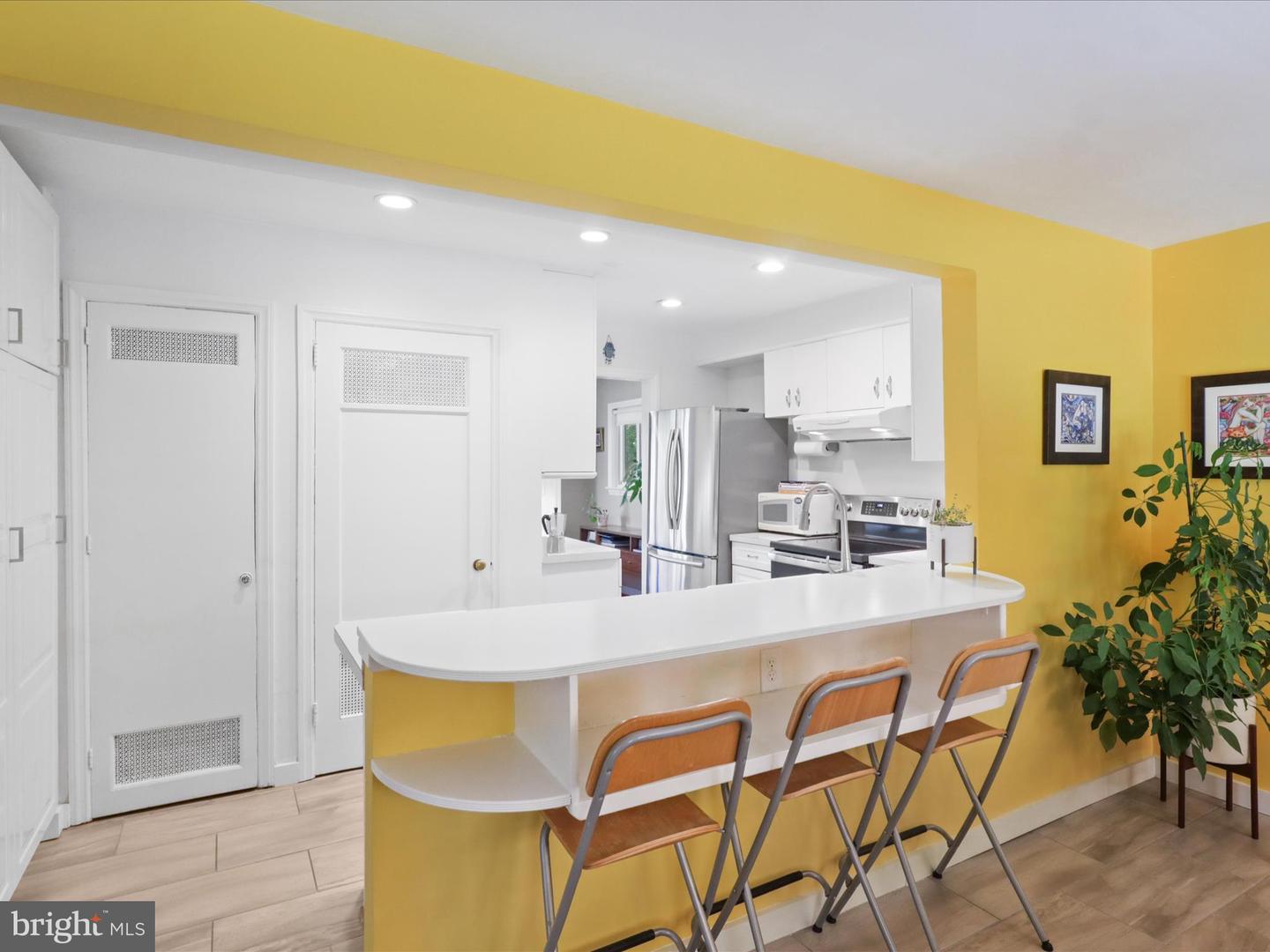 2512 N GRANADA ST, ARLINGTON, Virginia 22207, 3 Bedrooms Bedrooms, 10 Rooms Rooms,2 BathroomsBathrooms,Residential,For sale,2512 N GRANADA ST,VAAR2062452 MLS # VAAR2062452