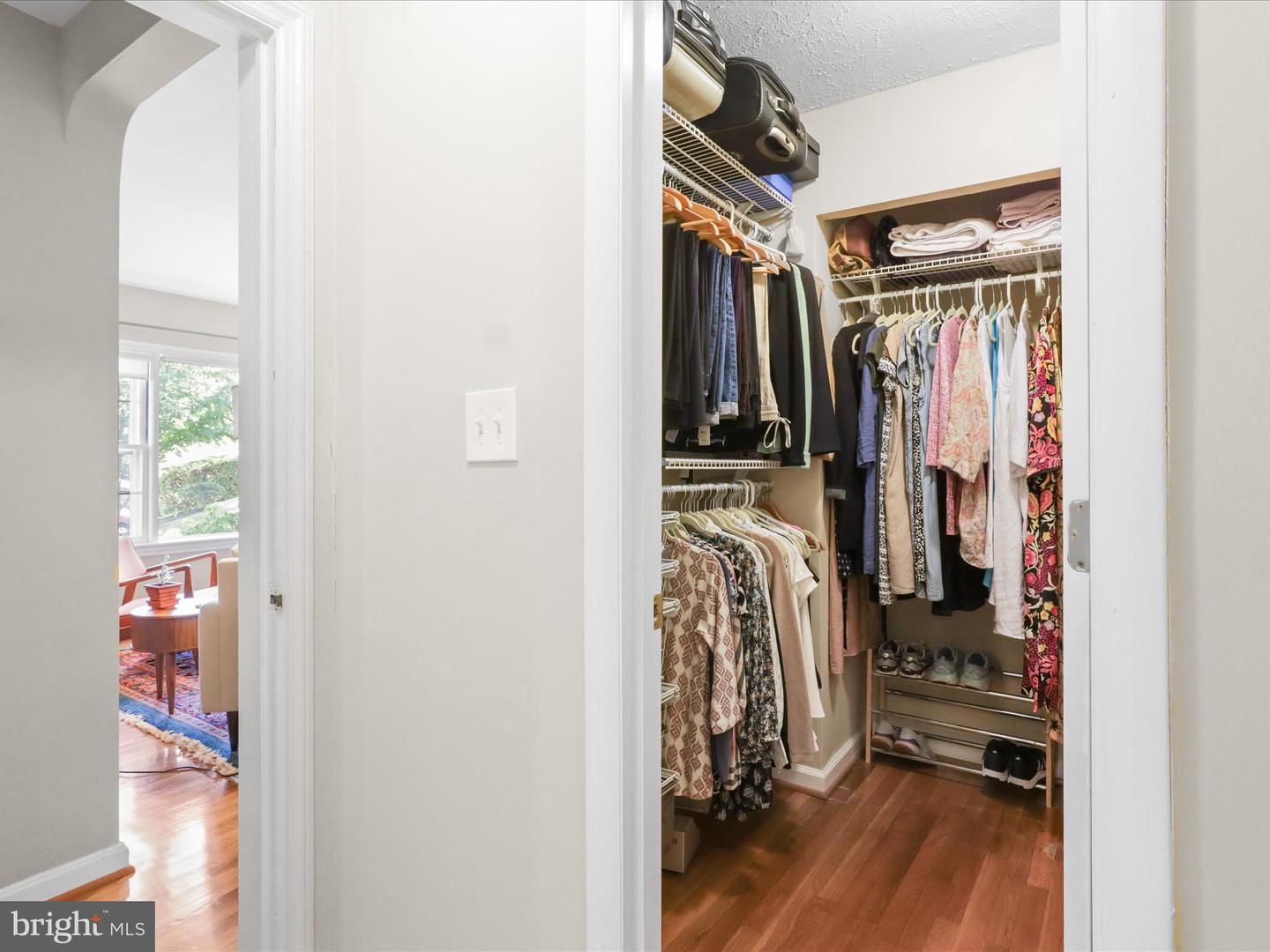 2512 N GRANADA ST, ARLINGTON, Virginia 22207, 3 Bedrooms Bedrooms, 10 Rooms Rooms,2 BathroomsBathrooms,Residential,For sale,2512 N GRANADA ST,VAAR2062452 MLS # VAAR2062452