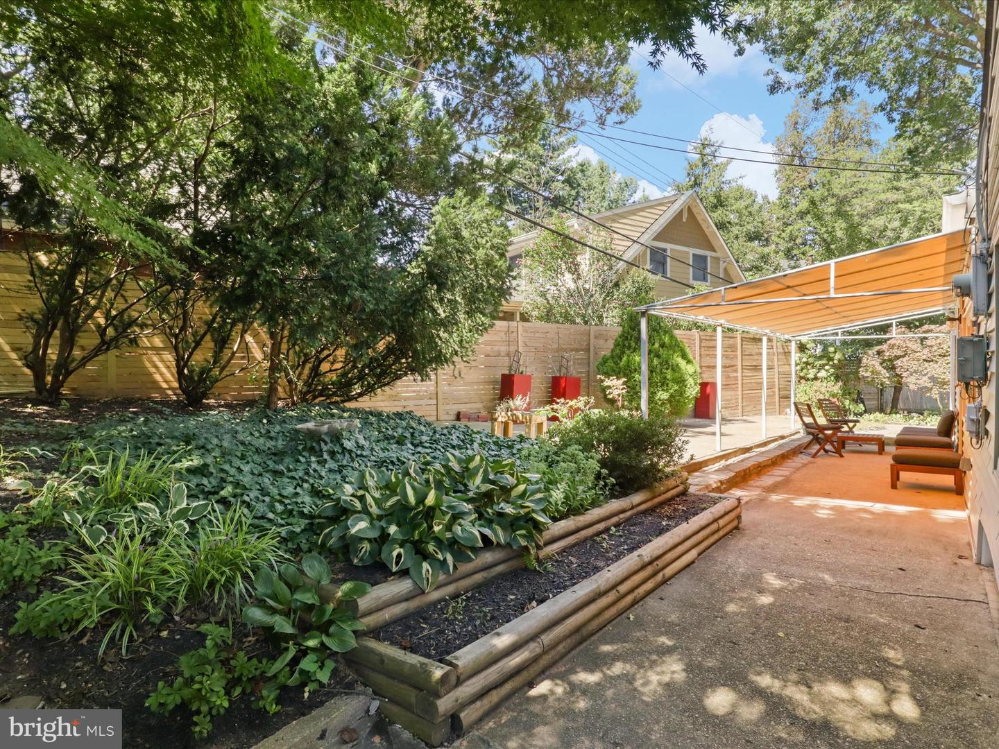 2512 N GRANADA ST, ARLINGTON, Virginia 22207, 3 Bedrooms Bedrooms, 10 Rooms Rooms,2 BathroomsBathrooms,Residential,For sale,2512 N GRANADA ST,VAAR2062452 MLS # VAAR2062452