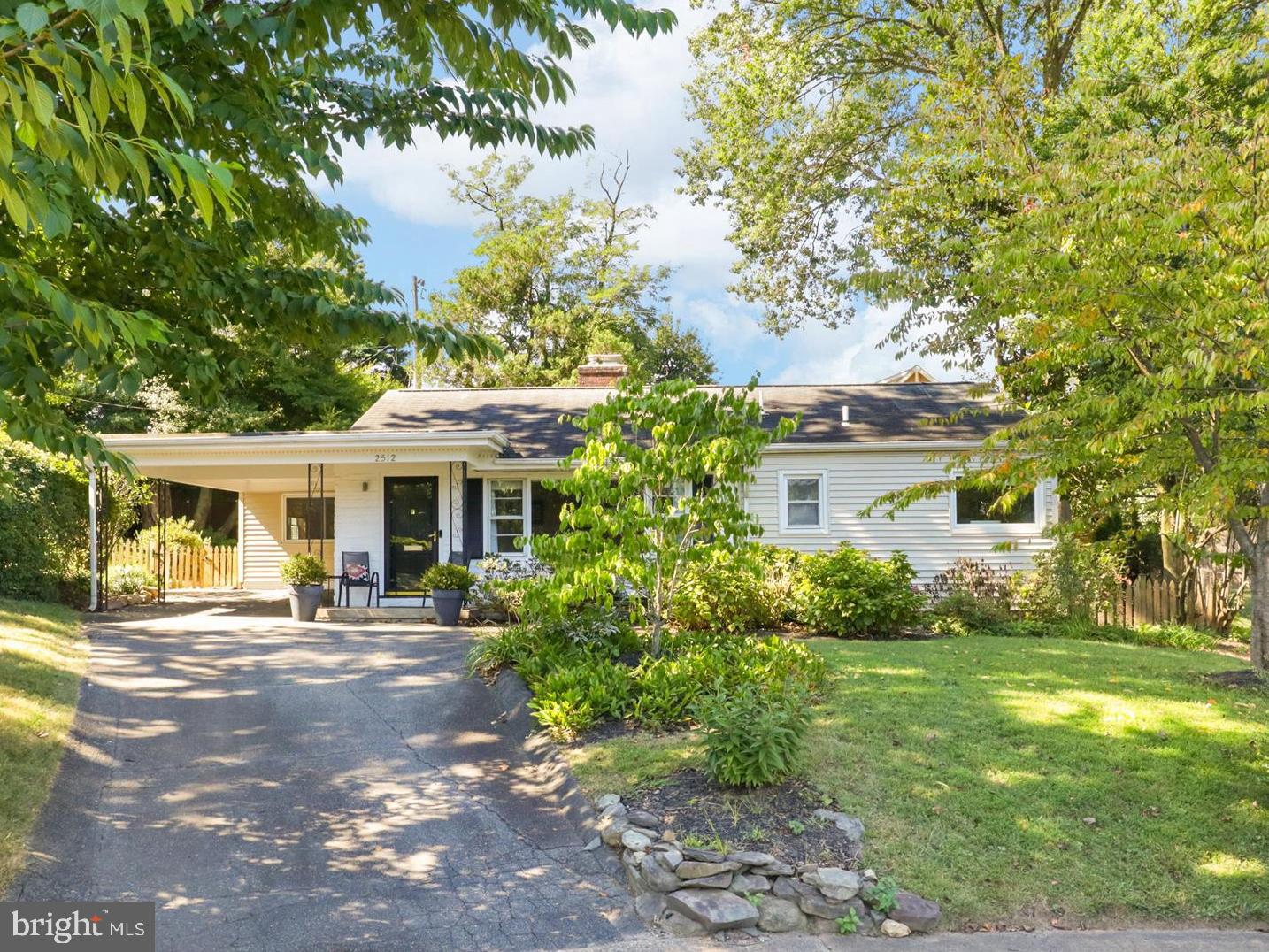 2512 N GRANADA ST, ARLINGTON, Virginia 22207, 3 Bedrooms Bedrooms, 10 Rooms Rooms,2 BathroomsBathrooms,Residential,For sale,2512 N GRANADA ST,VAAR2062452 MLS # VAAR2062452