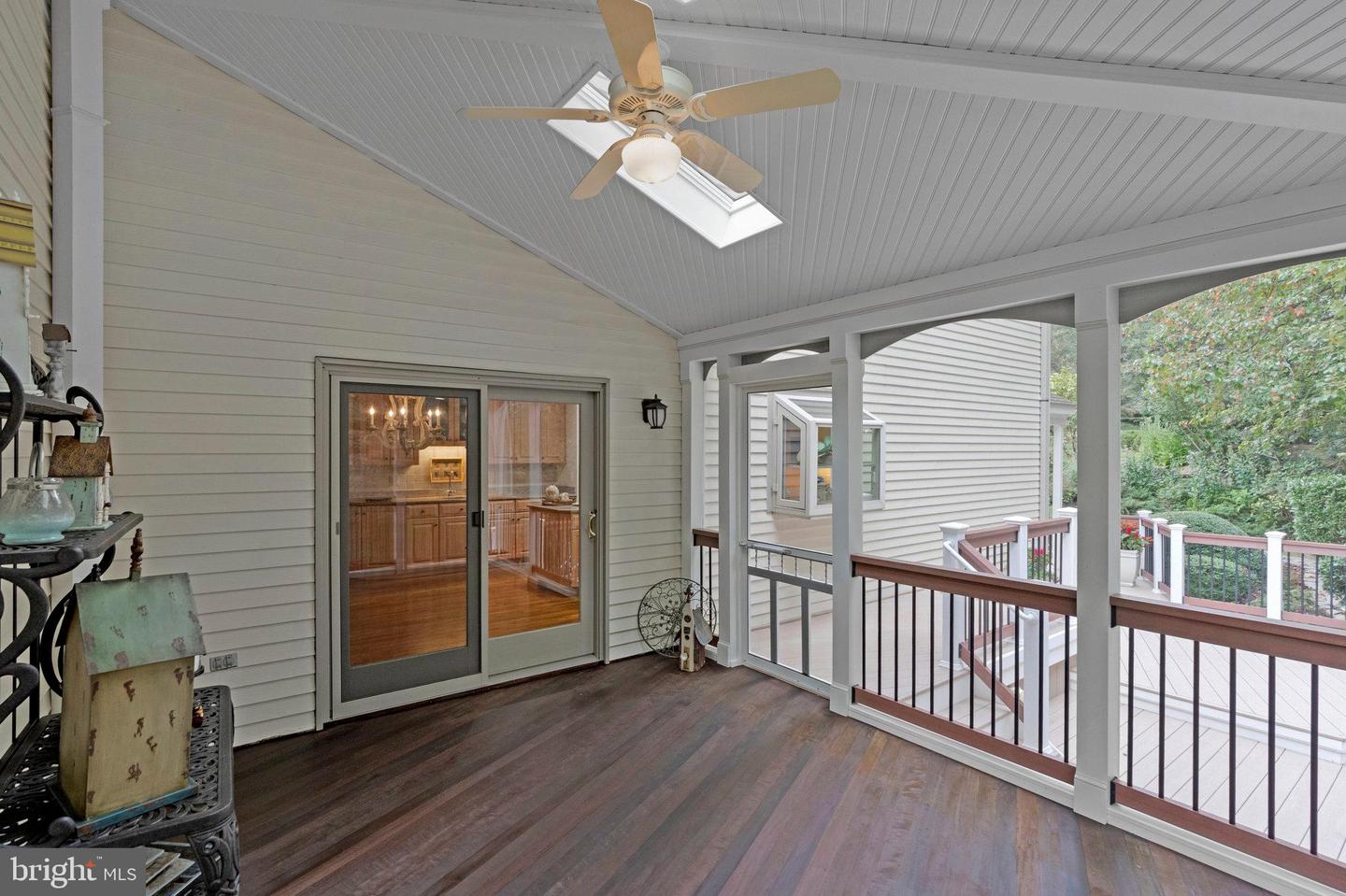 10309 HICKORY FOREST DR, OAKTON, Virginia 22124, 4 Bedrooms Bedrooms, ,3 BathroomsBathrooms,Residential,For sale,10309 HICKORY FOREST DR,VAFX2262226 MLS # VAFX2262226