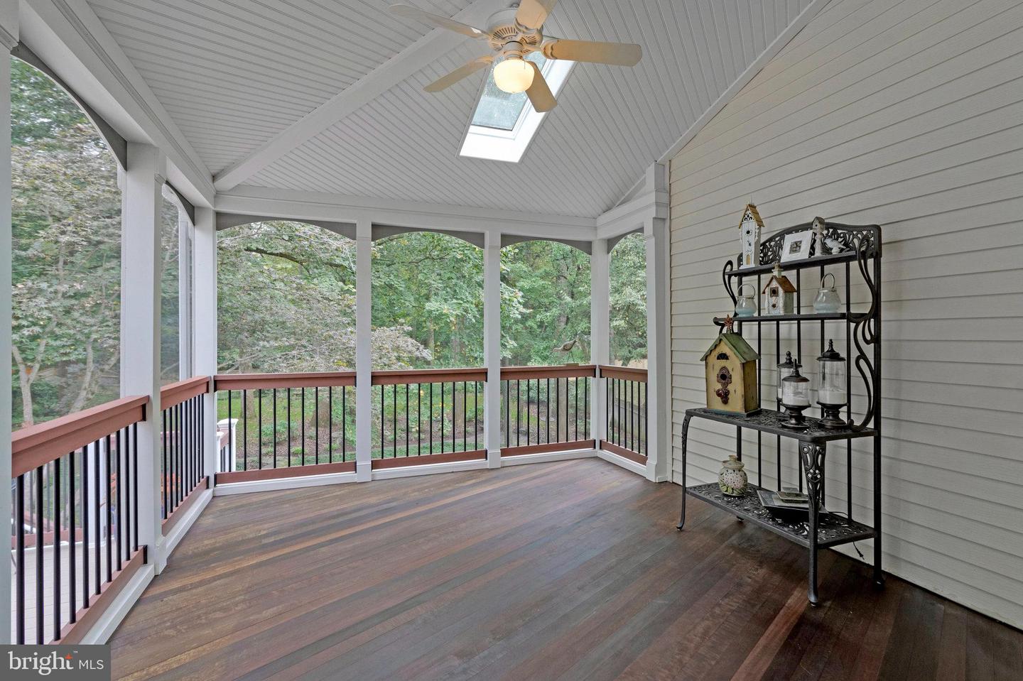 10309 HICKORY FOREST DR, OAKTON, Virginia 22124, 4 Bedrooms Bedrooms, ,3 BathroomsBathrooms,Residential,For sale,10309 HICKORY FOREST DR,VAFX2262226 MLS # VAFX2262226