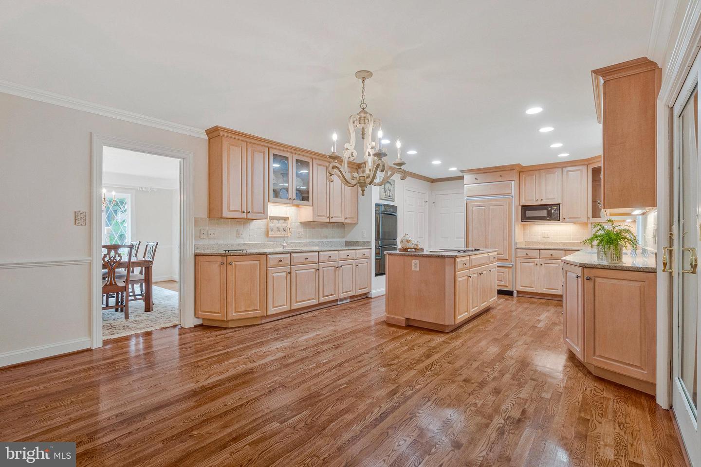 10309 HICKORY FOREST DR, OAKTON, Virginia 22124, 4 Bedrooms Bedrooms, ,3 BathroomsBathrooms,Residential,For sale,10309 HICKORY FOREST DR,VAFX2262226 MLS # VAFX2262226