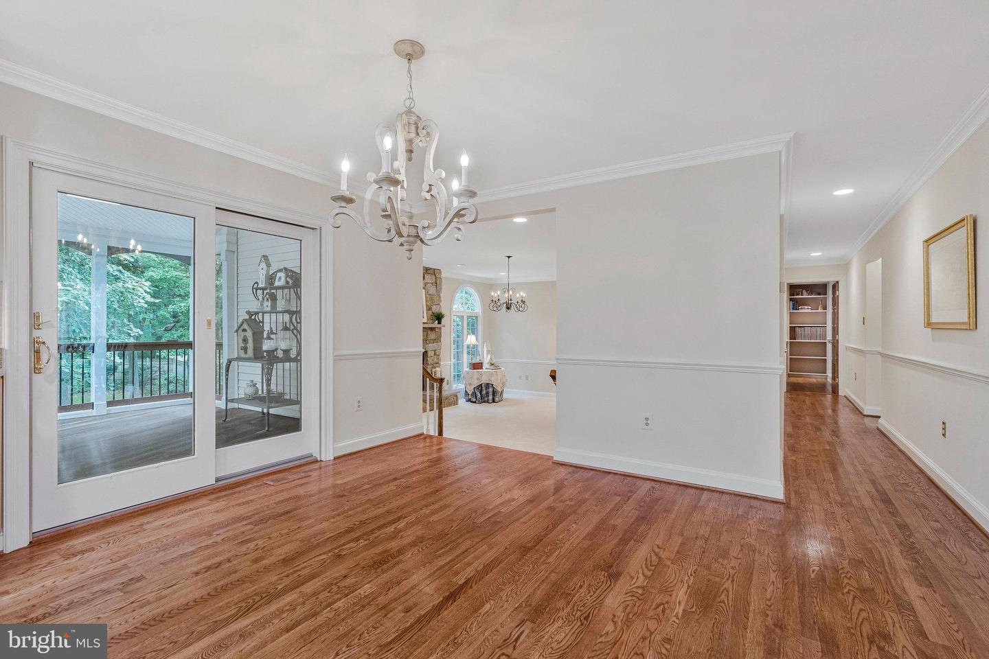 10309 HICKORY FOREST DR, OAKTON, Virginia 22124, 4 Bedrooms Bedrooms, ,3 BathroomsBathrooms,Residential,For sale,10309 HICKORY FOREST DR,VAFX2262226 MLS # VAFX2262226