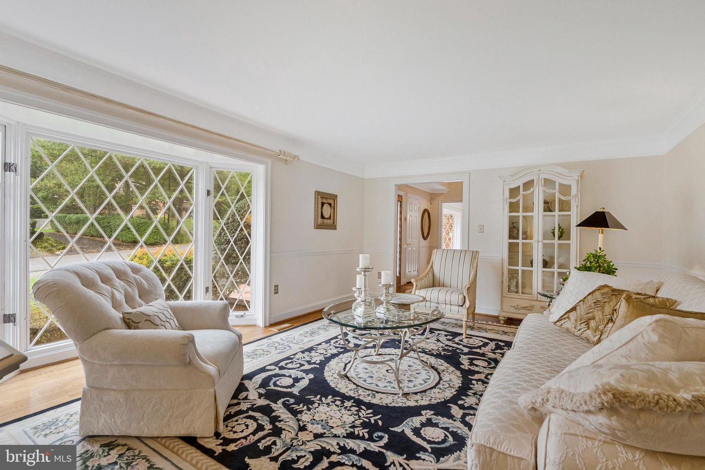 10309 HICKORY FOREST DR, OAKTON, Virginia 22124, 4 Bedrooms Bedrooms, ,3 BathroomsBathrooms,Residential,For sale,10309 HICKORY FOREST DR,VAFX2262226 MLS # VAFX2262226