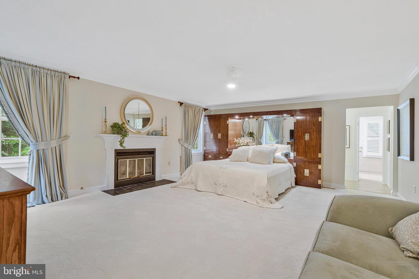 10309 HICKORY FOREST DR, OAKTON, Virginia 22124, 4 Bedrooms Bedrooms, ,3 BathroomsBathrooms,Residential,For sale,10309 HICKORY FOREST DR,VAFX2262226 MLS # VAFX2262226