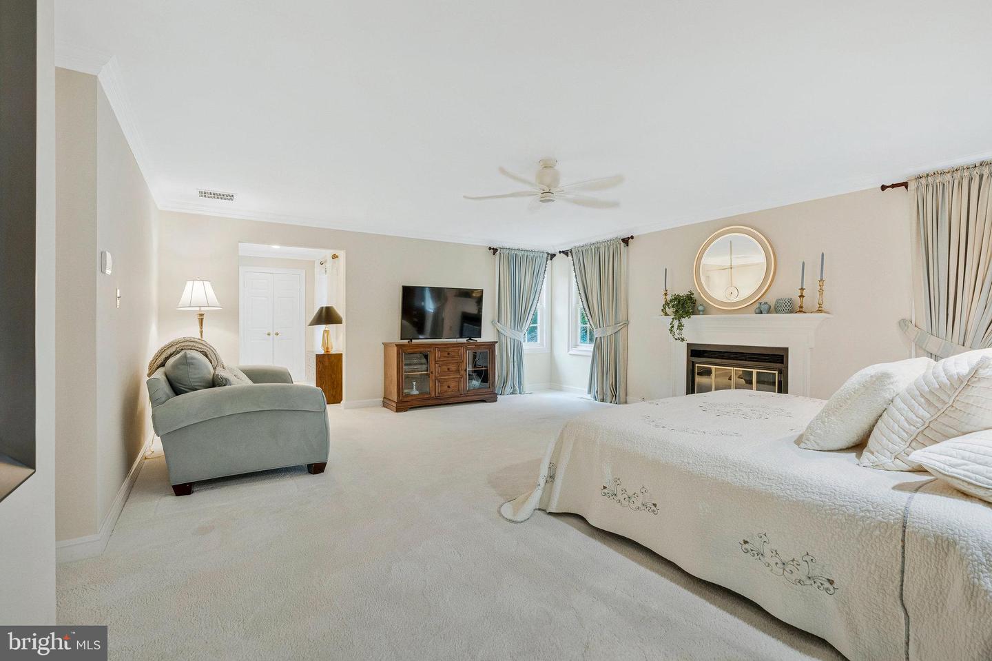 10309 HICKORY FOREST DR, OAKTON, Virginia 22124, 4 Bedrooms Bedrooms, ,3 BathroomsBathrooms,Residential,For sale,10309 HICKORY FOREST DR,VAFX2262226 MLS # VAFX2262226