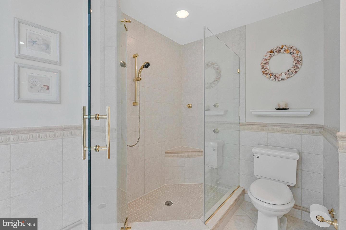 10309 HICKORY FOREST DR, OAKTON, Virginia 22124, 4 Bedrooms Bedrooms, ,3 BathroomsBathrooms,Residential,For sale,10309 HICKORY FOREST DR,VAFX2262226 MLS # VAFX2262226