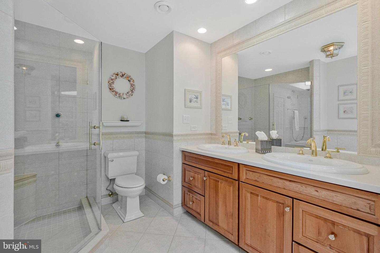 10309 HICKORY FOREST DR, OAKTON, Virginia 22124, 4 Bedrooms Bedrooms, ,3 BathroomsBathrooms,Residential,For sale,10309 HICKORY FOREST DR,VAFX2262226 MLS # VAFX2262226
