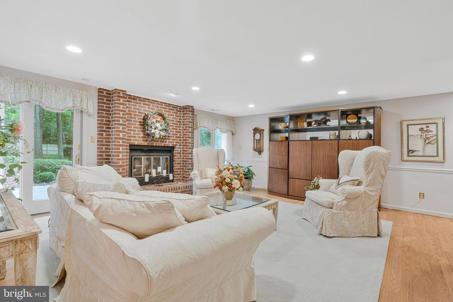 10309 HICKORY FOREST DR, OAKTON, Virginia 22124, 4 Bedrooms Bedrooms, ,3 BathroomsBathrooms,Residential,For sale,10309 HICKORY FOREST DR,VAFX2262226 MLS # VAFX2262226