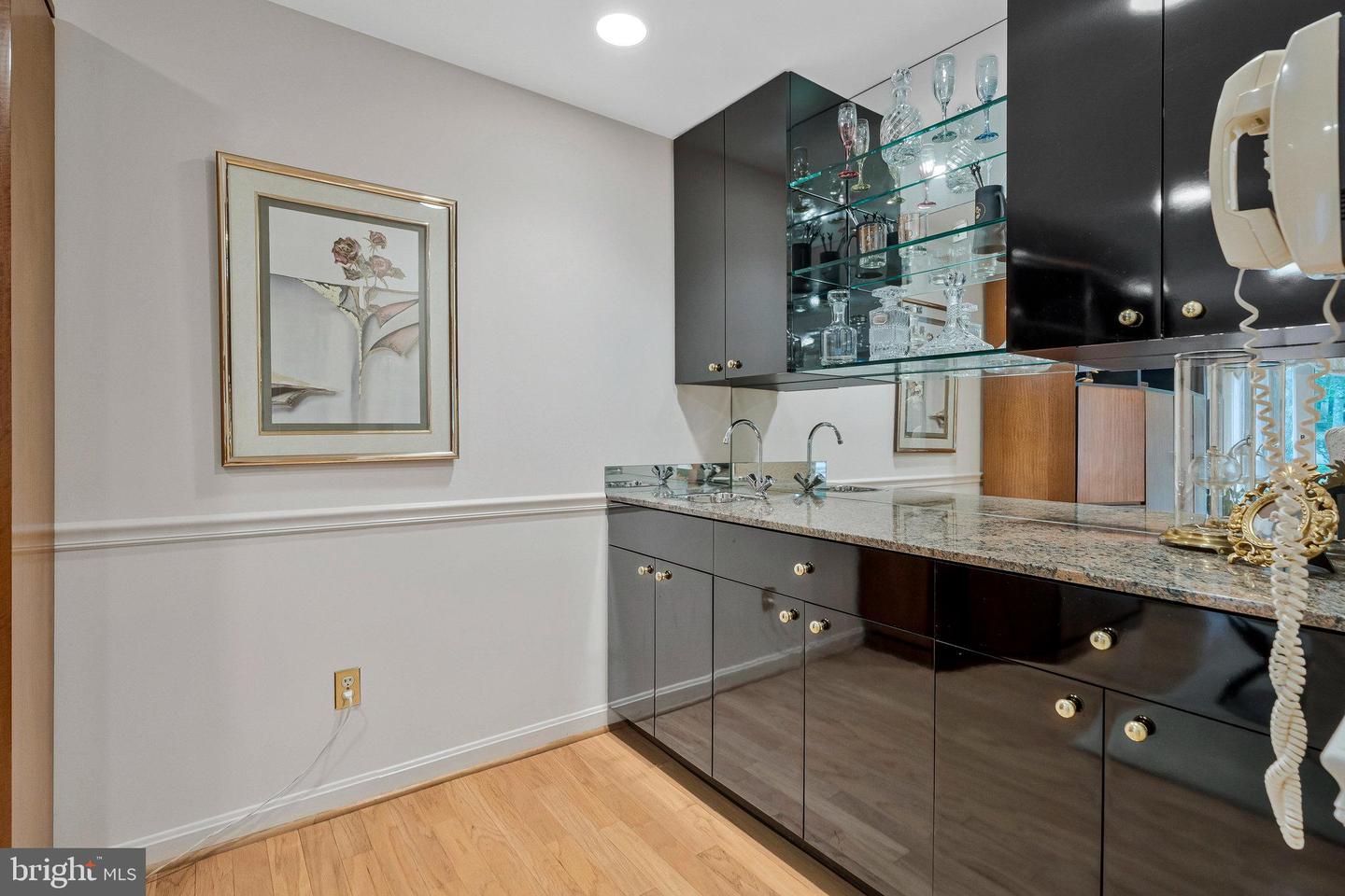 10309 HICKORY FOREST DR, OAKTON, Virginia 22124, 4 Bedrooms Bedrooms, ,3 BathroomsBathrooms,Residential,For sale,10309 HICKORY FOREST DR,VAFX2262226 MLS # VAFX2262226