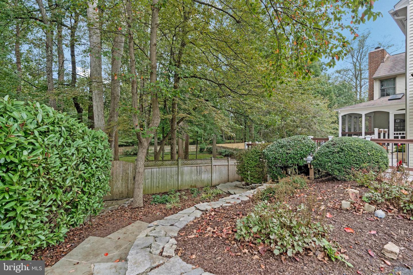 10309 HICKORY FOREST DR, OAKTON, Virginia 22124, 4 Bedrooms Bedrooms, ,3 BathroomsBathrooms,Residential,For sale,10309 HICKORY FOREST DR,VAFX2262226 MLS # VAFX2262226
