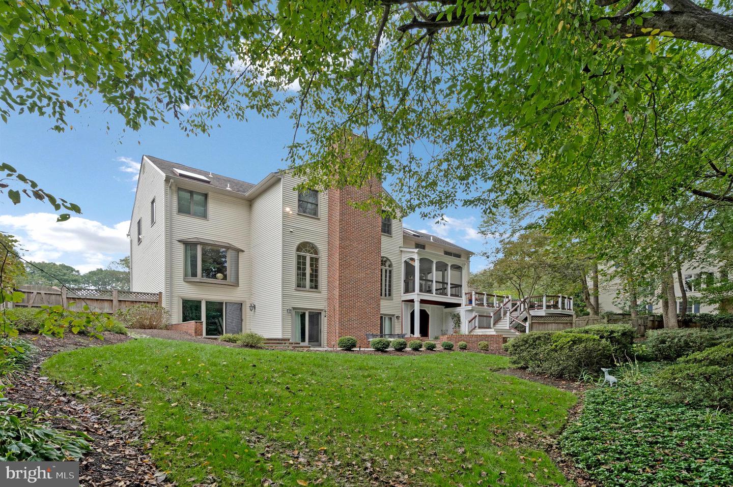 10309 HICKORY FOREST DR, OAKTON, Virginia 22124, 4 Bedrooms Bedrooms, ,3 BathroomsBathrooms,Residential,For sale,10309 HICKORY FOREST DR,VAFX2262226 MLS # VAFX2262226