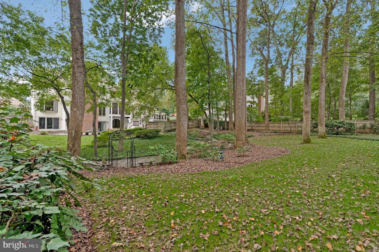 10309 HICKORY FOREST DR, OAKTON, Virginia 22124, 4 Bedrooms Bedrooms, ,3 BathroomsBathrooms,Residential,For sale,10309 HICKORY FOREST DR,VAFX2262226 MLS # VAFX2262226