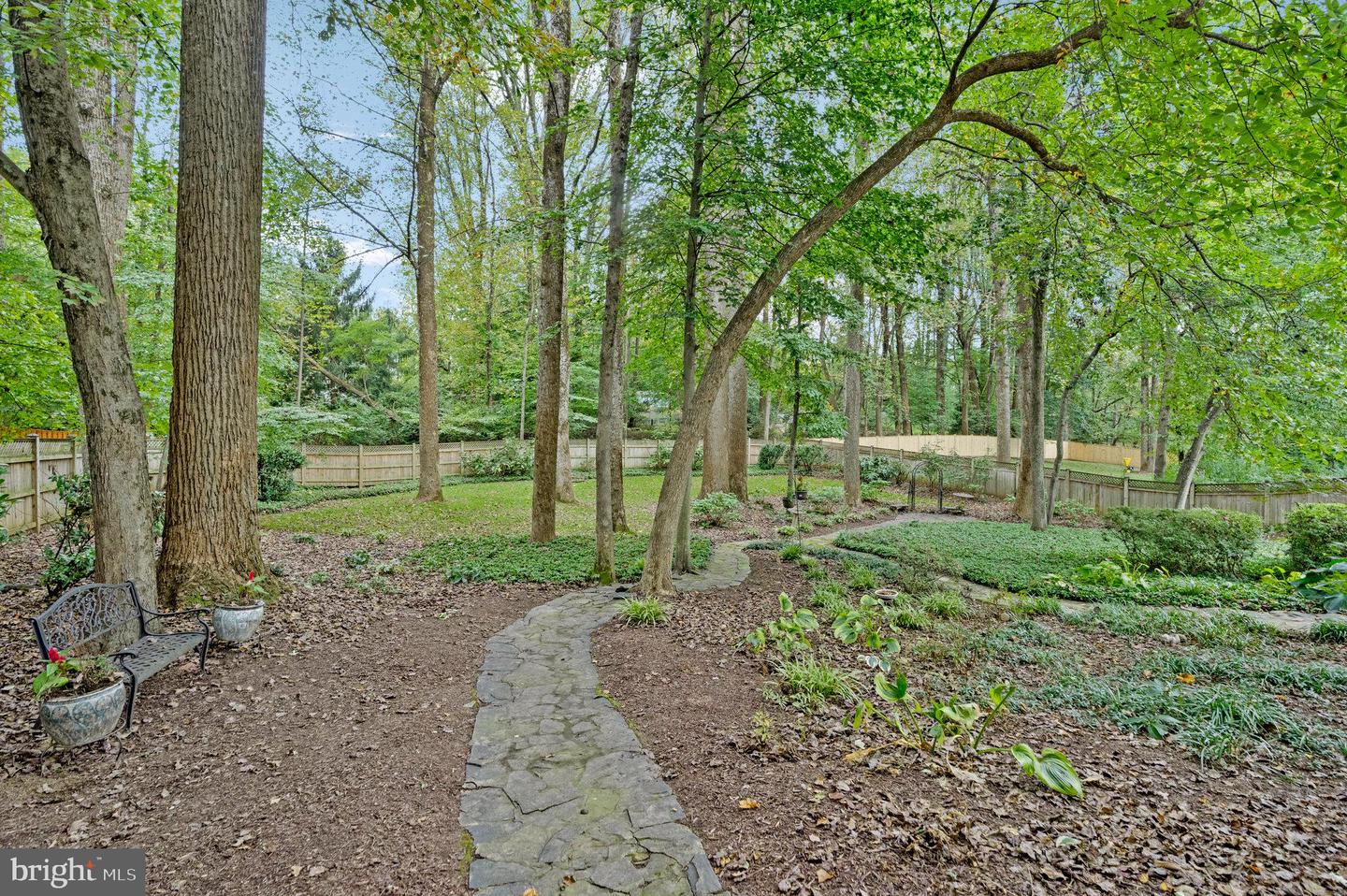 10309 HICKORY FOREST DR, OAKTON, Virginia 22124, 4 Bedrooms Bedrooms, ,3 BathroomsBathrooms,Residential,For sale,10309 HICKORY FOREST DR,VAFX2262226 MLS # VAFX2262226