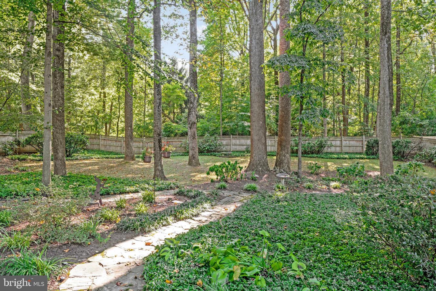 10309 HICKORY FOREST DR, OAKTON, Virginia 22124, 4 Bedrooms Bedrooms, ,3 BathroomsBathrooms,Residential,For sale,10309 HICKORY FOREST DR,VAFX2262226 MLS # VAFX2262226