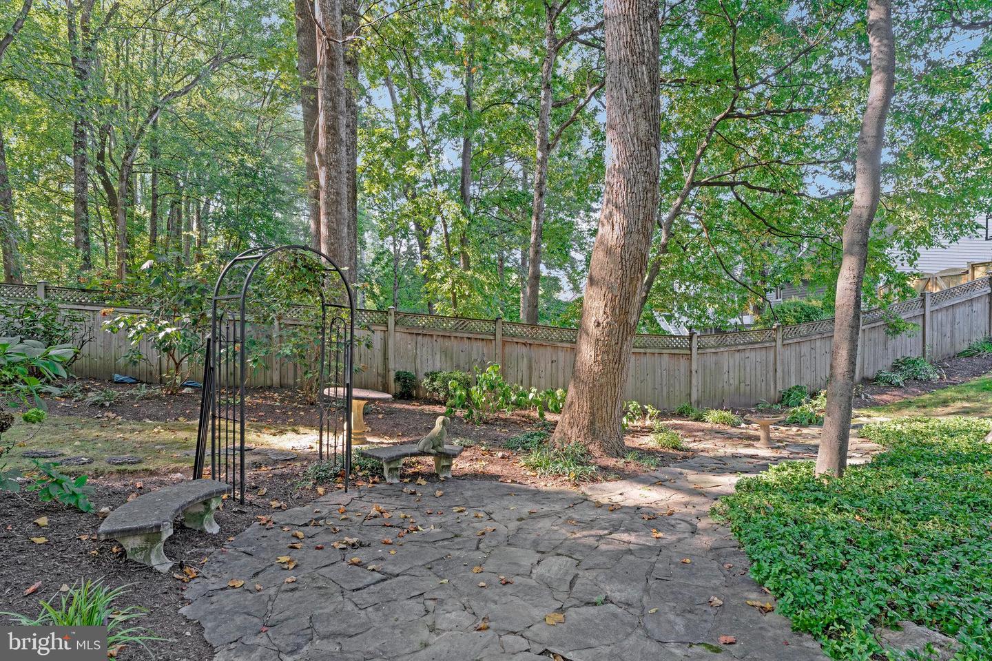 10309 HICKORY FOREST DR, OAKTON, Virginia 22124, 4 Bedrooms Bedrooms, ,3 BathroomsBathrooms,Residential,For sale,10309 HICKORY FOREST DR,VAFX2262226 MLS # VAFX2262226