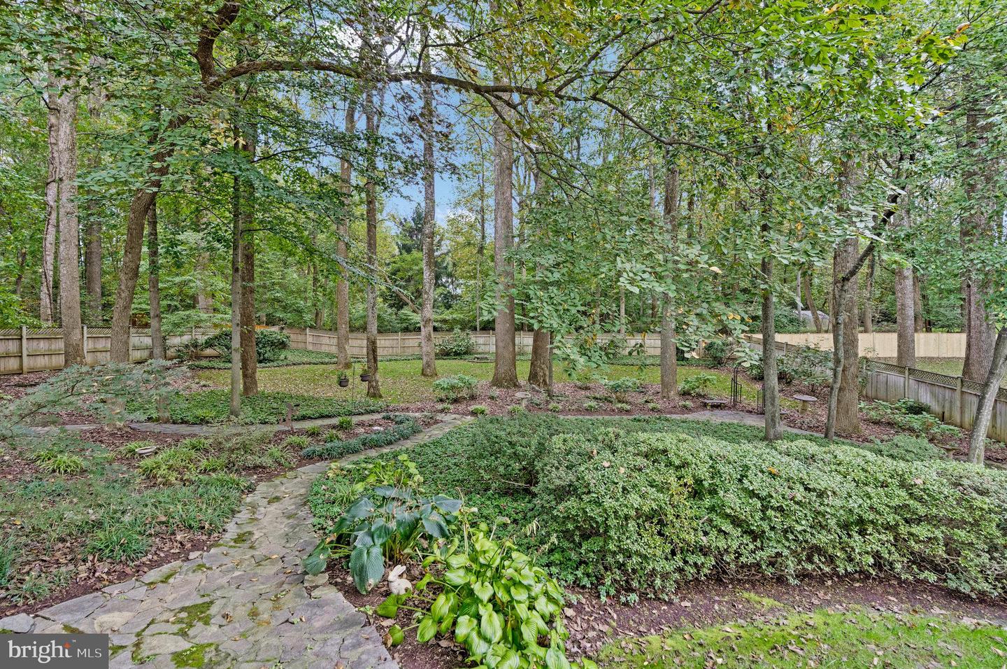 10309 HICKORY FOREST DR, OAKTON, Virginia 22124, 4 Bedrooms Bedrooms, ,3 BathroomsBathrooms,Residential,For sale,10309 HICKORY FOREST DR,VAFX2262226 MLS # VAFX2262226