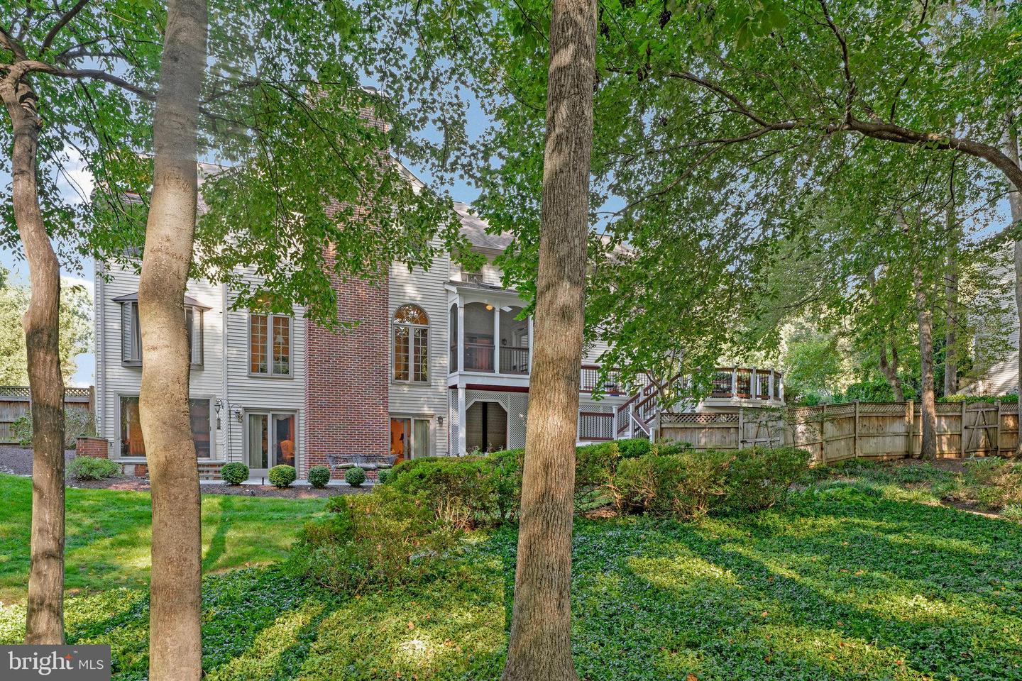 10309 HICKORY FOREST DR, OAKTON, Virginia 22124, 4 Bedrooms Bedrooms, ,3 BathroomsBathrooms,Residential,For sale,10309 HICKORY FOREST DR,VAFX2262226 MLS # VAFX2262226