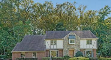 10309 HICKORY FOREST DR, OAKTON, Virginia 22124, 4 Bedrooms Bedrooms, ,3 BathroomsBathrooms,Residential,For sale,10309 HICKORY FOREST DR,VAFX2262226 MLS # VAFX2262226
