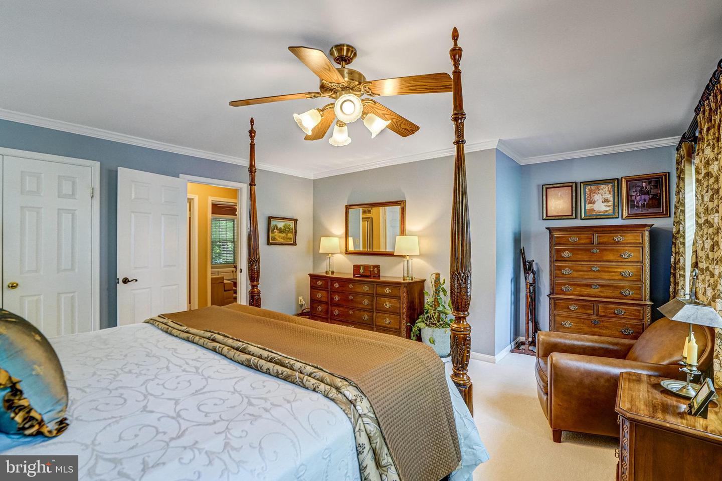 6815 BLUECURL CIR, SPRINGFIELD, Virginia 22152, 5 Bedrooms Bedrooms, 16 Rooms Rooms,3 BathroomsBathrooms,Residential,For sale,6815 BLUECURL CIR,VAFX2262270 MLS # VAFX2262270