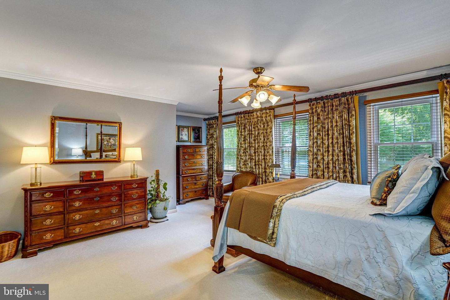 6815 BLUECURL CIR, SPRINGFIELD, Virginia 22152, 5 Bedrooms Bedrooms, 16 Rooms Rooms,3 BathroomsBathrooms,Residential,For sale,6815 BLUECURL CIR,VAFX2262270 MLS # VAFX2262270