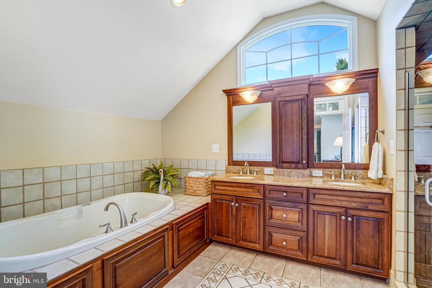6815 BLUECURL CIR, SPRINGFIELD, Virginia 22152, 5 Bedrooms Bedrooms, 16 Rooms Rooms,3 BathroomsBathrooms,Residential,For sale,6815 BLUECURL CIR,VAFX2262270 MLS # VAFX2262270
