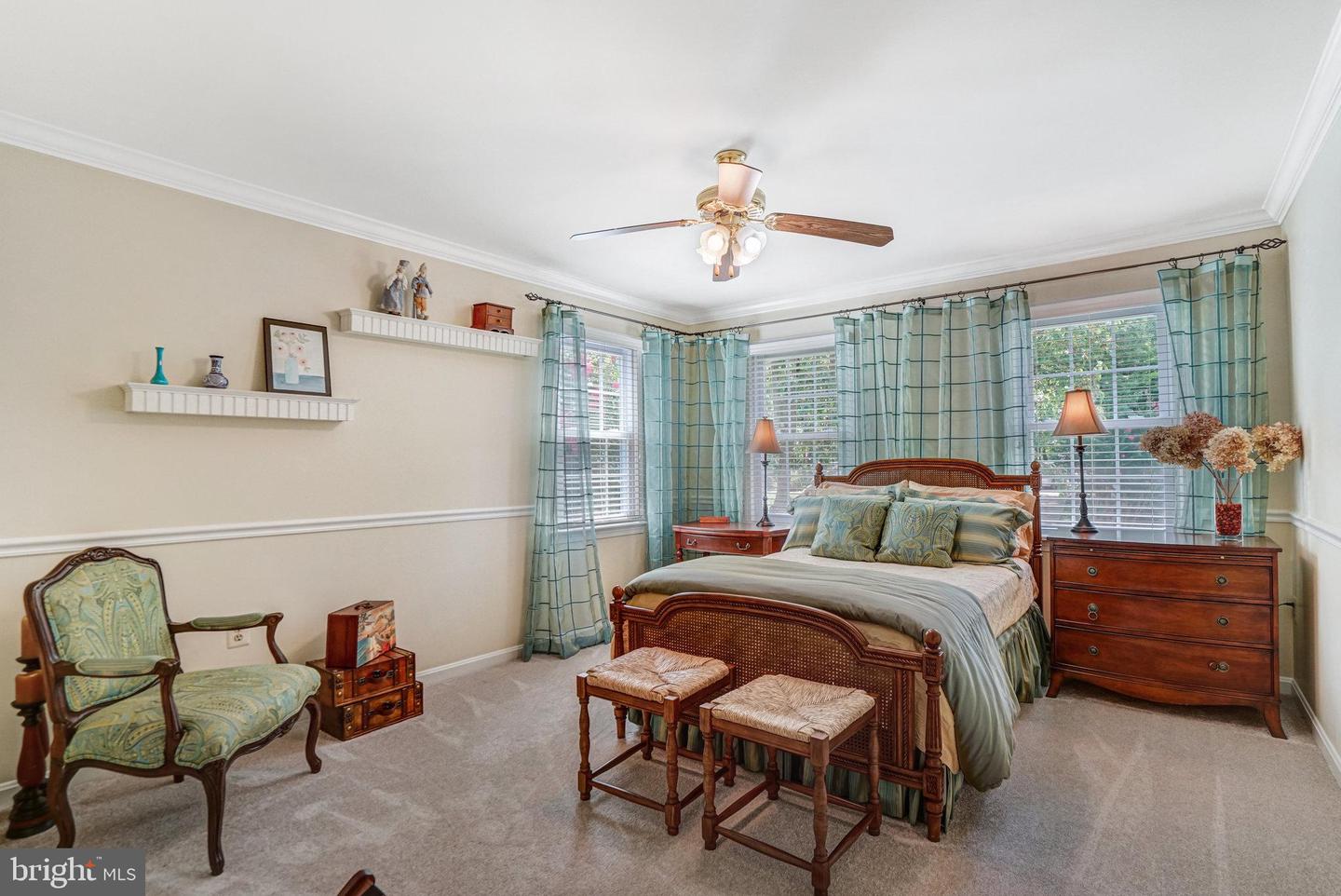 6815 BLUECURL CIR, SPRINGFIELD, Virginia 22152, 5 Bedrooms Bedrooms, 16 Rooms Rooms,3 BathroomsBathrooms,Residential,For sale,6815 BLUECURL CIR,VAFX2262270 MLS # VAFX2262270