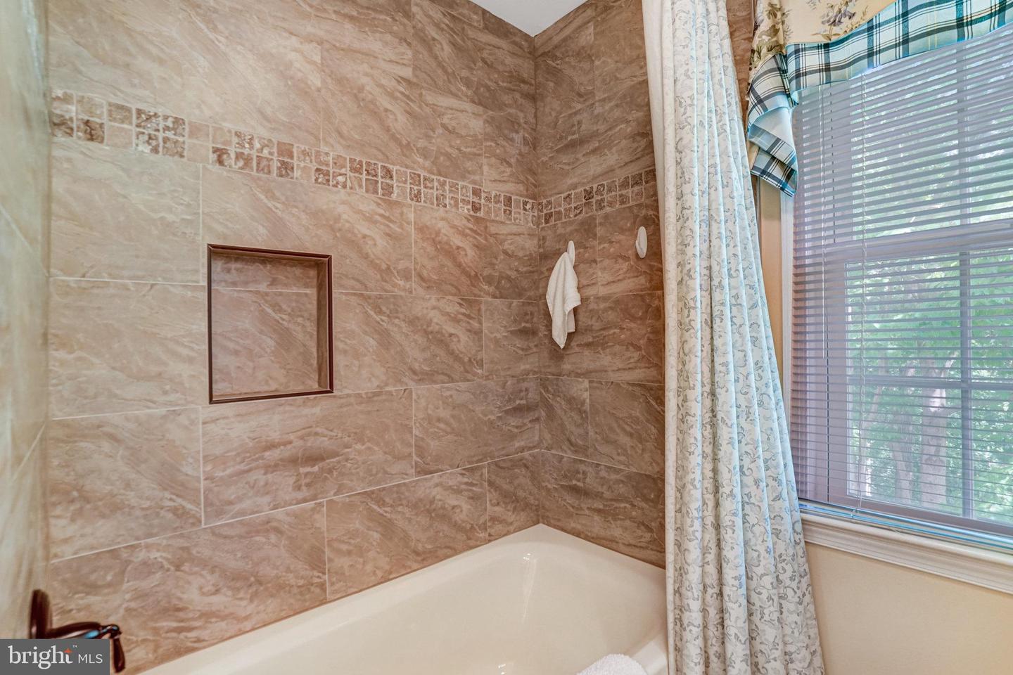 6815 BLUECURL CIR, SPRINGFIELD, Virginia 22152, 5 Bedrooms Bedrooms, 16 Rooms Rooms,3 BathroomsBathrooms,Residential,For sale,6815 BLUECURL CIR,VAFX2262270 MLS # VAFX2262270